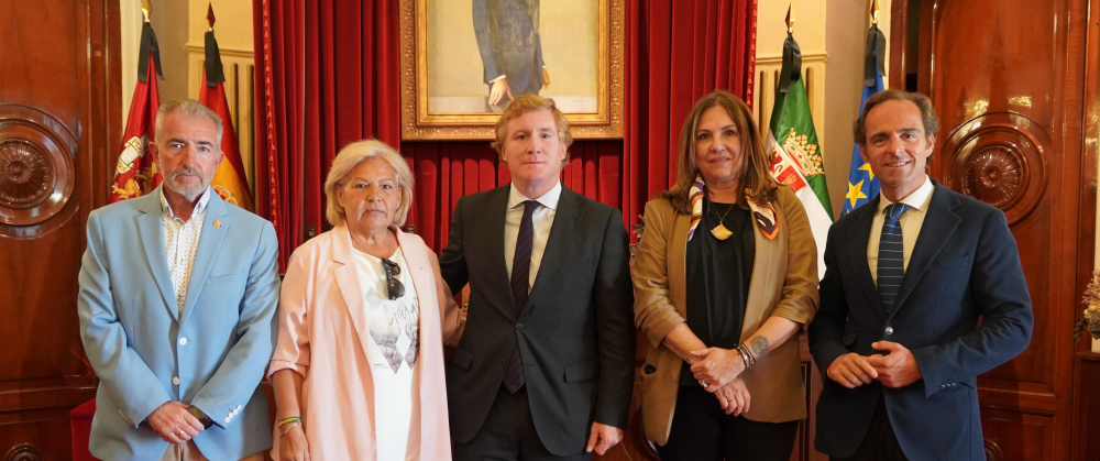 Reunión institucional entre la AVT y el Ayuntamiento de Badajoz