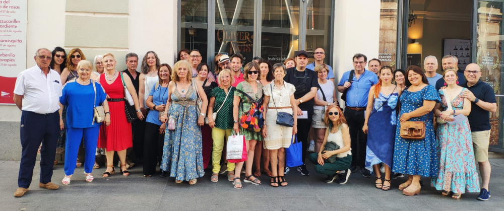 Jornada cultural en la AVT: taller psicológico y visita al musical