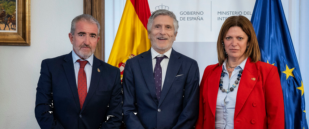La AVT traslada al ministro del Interior que no se puede celebrar el fin de ETA mientras EH Bildu sea socio preferente del Gobierno