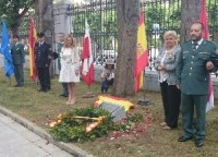 Ángeles Pedraza asiste al homenaje en Santoña a las víctimas del terrorismo