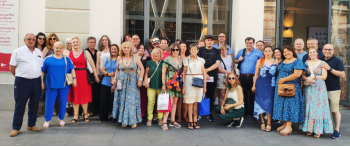 Jornada cultural en la AVT: taller psicológico y visita al musical