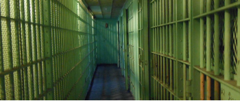 La derogación de la política de dispersión ya origina núcleos de más de 10 presos etarras en cárceles cercanas al País Vasco