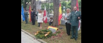 Ángeles Pedraza asiste al homenaje en Santoña a las víctimas del terrorismo