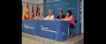 Intervención de Ángeles Pedraza junto a su Junta Directiva en rueda de prensa