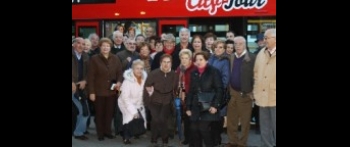 Los asociados de la AVT disfrutan de una ruta turística por Madrid